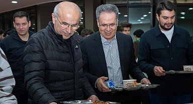 Başkan Er ile Rektör Akpolat sahur programında öğrencilerle bir araya geldi