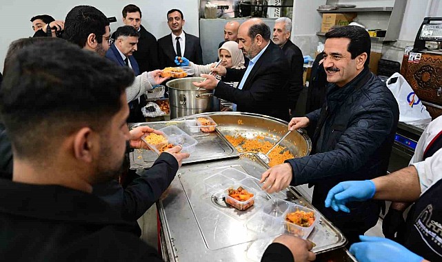 Başkan Taşkın vatandaşlarla iftar sofrasında buluştu