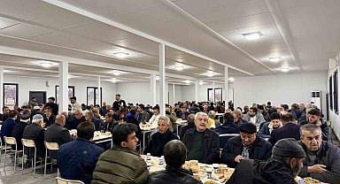 Başkanı Ulutaş, iftarda vatandaşlarla bir araya geldi