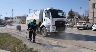 Battalgazi'de Derme Deresi çevresinde temizlik ve yıkama çalışması