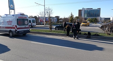 Malatya'da otomobil ile çarpışan motosiklet devrildi: 2 yaralı