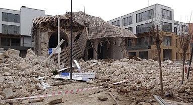 Malatya'da restorasyondaki caminin duvarında göçük meydana geldi: 1 yaralı