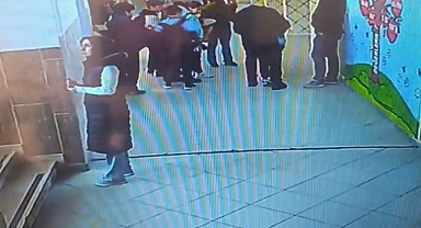 Nöbetçi öğretmen Heimlich manevrası ile öğrenciyi hayata döndürdü