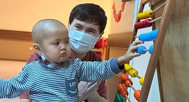 Türk kadın hekimin karaciğer nakliyle 3 yaşındaki Nuryiğit hayata tutundu