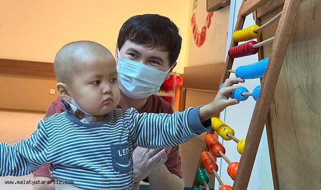 Türk kadın hekimin karaciğer nakliyle 3 yaşındaki Nuryiğit hayata tutundu