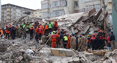 Depremde 3 kişinin öldüğü binayla ilgili davada karar açıklandı