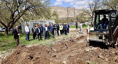 Esenbey'de 45 mahalleye hizmet verecek sağlık ocağında ilk kazma vuruldu