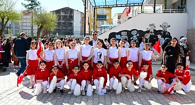 Fırat İlköğretim Okulu'nda 23 Nisan etkinliği