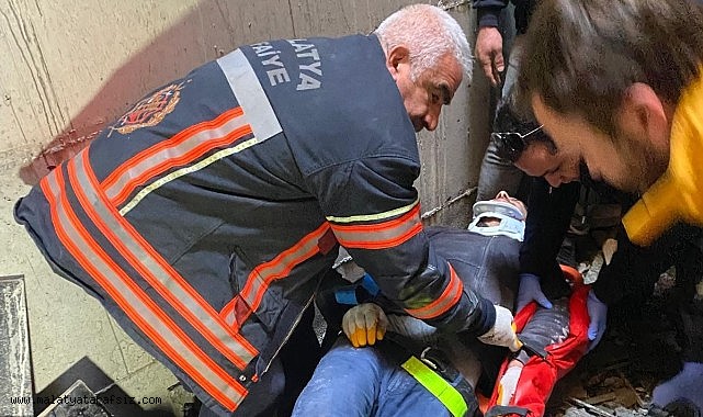 Malatya'da asansör boşluğuna düşen işçi yaralandı