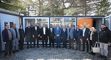 Malatya'da CHP'den istifa eden meclis üyesi AK Parti'ye katıldı