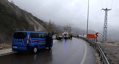 Malatya'da kontrolden çıkan araç devrildi: 5 yaralı