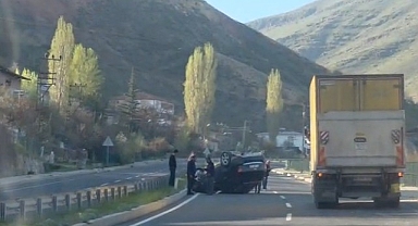 Malatya'da kontrolden çıkan otomobil takla attı