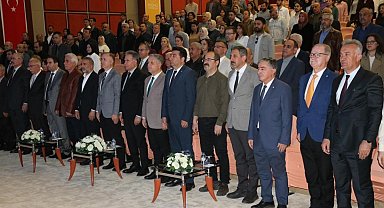 Malatya'da "40 Yıllık Çınarlar" paneli düzenlendi