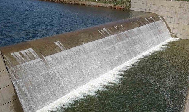 Malatya'da barajlar doldu, kapaklar açıldı