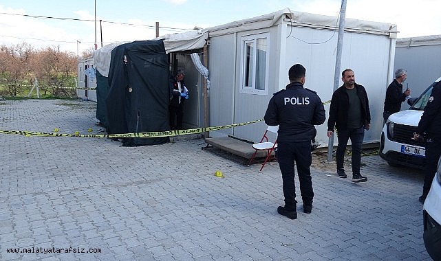 Tartıştığı dini nikahlı eşi ile bacanağına kurşun yağdırdı