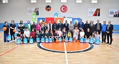 Yeşilyurt Belediyesi'nin Basketbol Turnuvası'nda dostluk ve rekabet bir arada yaşandı