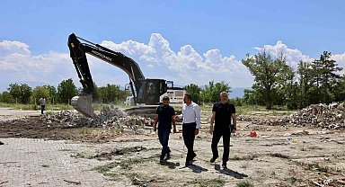 Akçadağ Belediyesi'nin yeni hizmet binasında çalışmalar sürüyor
