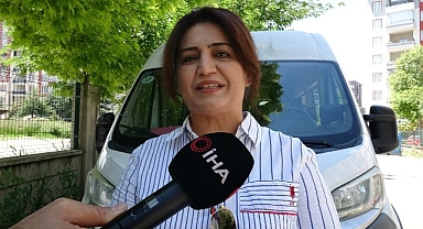 Eşine yardım için direksiyon başına geçti, öğrenci servisinin sevilen şoförü oldu
