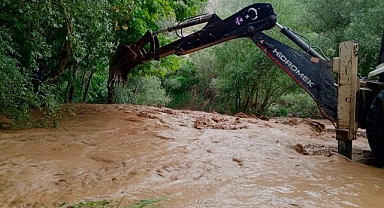 Malatya'da Kozluk Çayı taştı, yürüyüş rotaları su altında kaldı