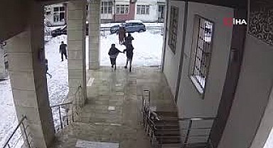 Malatya'da depremin yeni görüntüleri cami kamerasına yansıdı